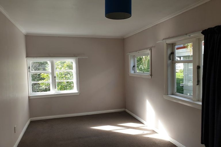 Photo of property in 44 Standen Street, Karori, Wellington, 6012