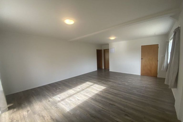 Photo of property in 14 Reynella Drive, Massey, Auckland, 0614