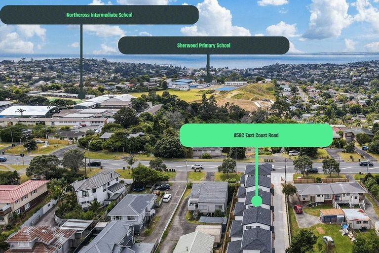 Photo of property in 858c East Coast Road, Northcross, Auckland, 0630