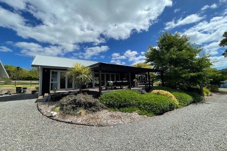Photo of property in 37a Hardens Lane, Paremoremo, Auckland, 0632