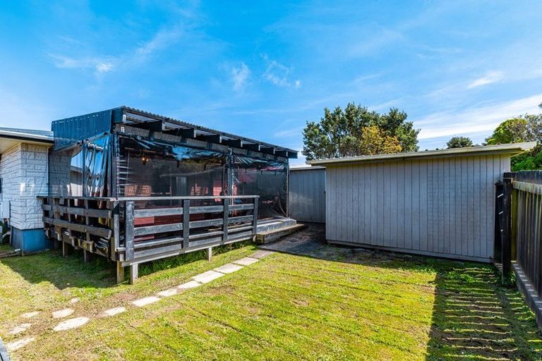 Photo of property in 41 Cleat Street, Whitby, Porirua, 5024