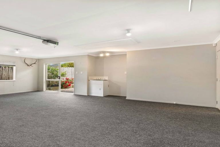 Photo of property in 8 Neaptide Close, Red Beach, 0932