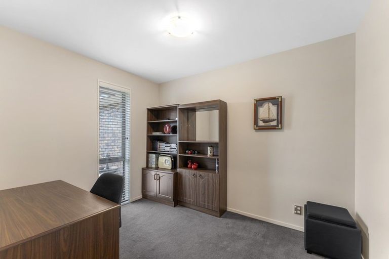 Photo of property in 13 Maple Place, Rangiora, 7400