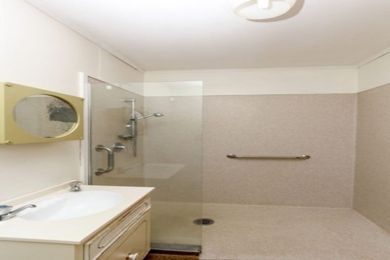 Photo of property in 2/458 Saint Aubyn, Moturoa, New Plymouth, 4310