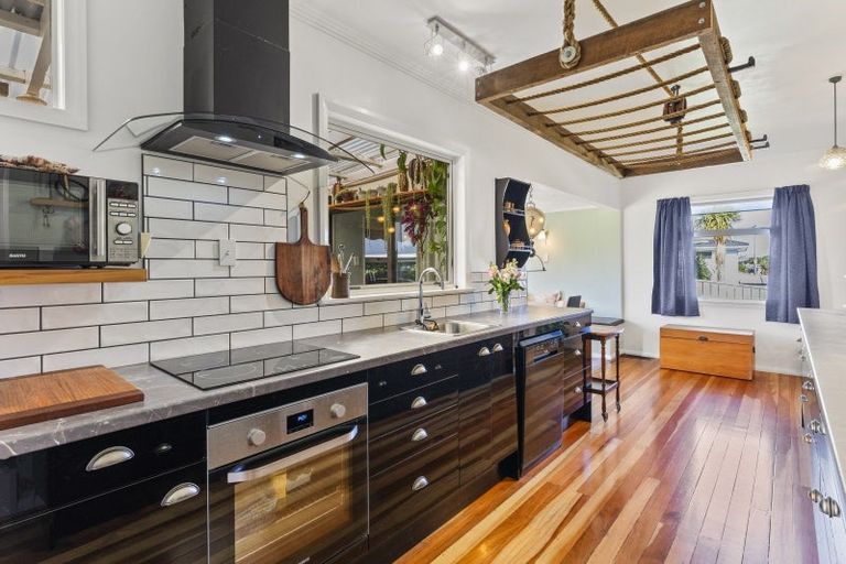 Photo of property in 244 Cornfoot Street, Castlecliff, Whanganui, 4501