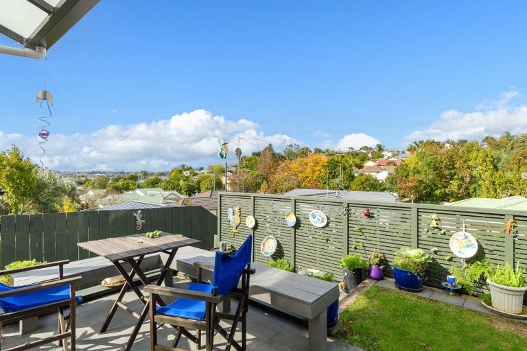 Photo of property in 32 Fairfax Crescent, Pyes Pa, Tauranga, 3112