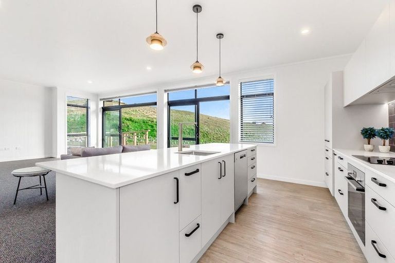 Photo of property in 42 Parkwood Avenue, Westgate, Auckland, 0614
