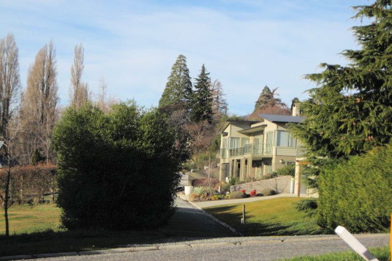 Photo of property in 26 Morrows Mead, Wanaka, 9305