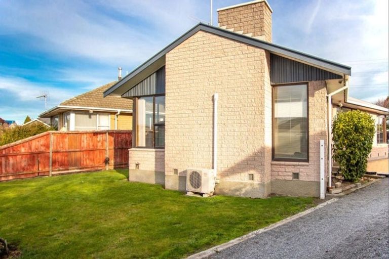 Photo of property in 17 Skerten Avenue, Hornby, Christchurch, 8042