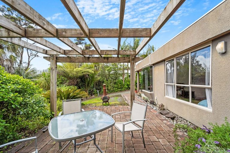 Photo of property in 16a Poplar Road, Stanmore Bay, Whangaparaoa, 0932