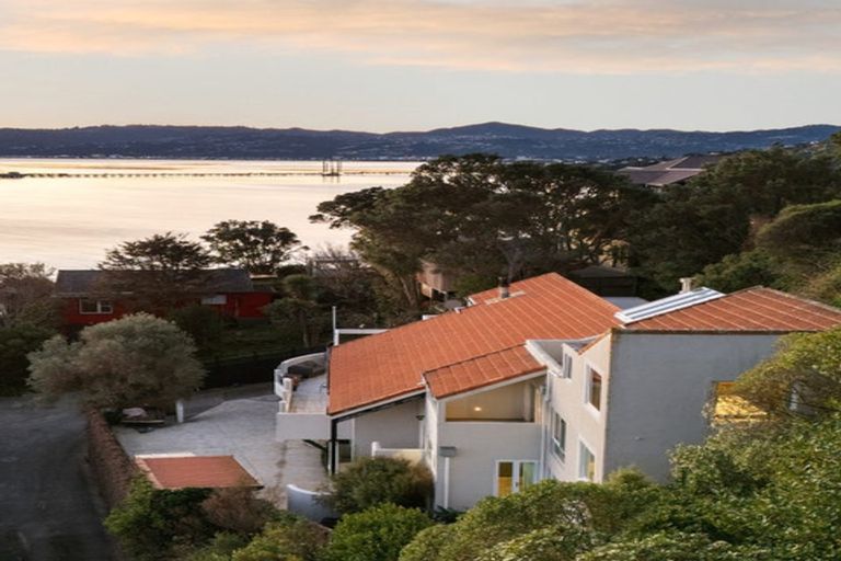 Photo of property in 5 Rangiuru Road, Mahina Bay, Lower Hutt, 5013