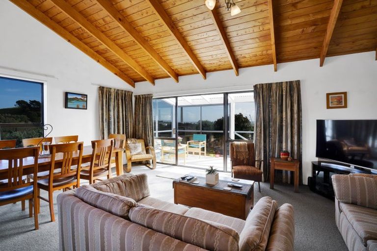 Photo of property in 8b Squire Place, Blagdon, New Plymouth, 4310