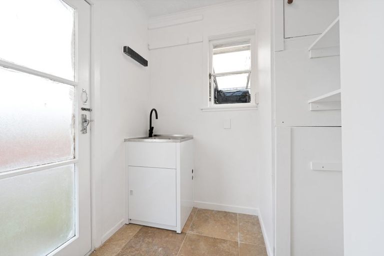 Photo of property in 2/22 Ranui Station Road, Ranui, Auckland, 0612