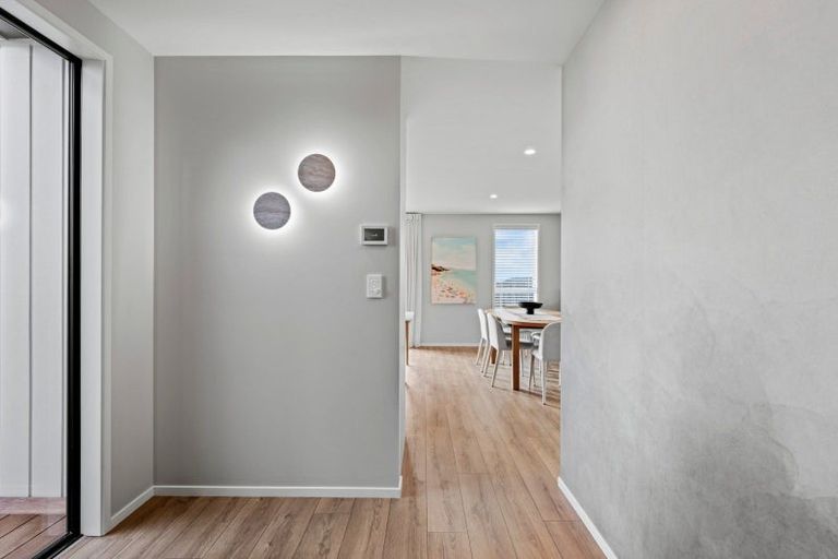 Photo of property in 42 Opouatu Avenue, Glenbrook, 2681