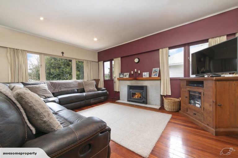 Photo of property in 67 Kaurilands Road, Titirangi, Auckland, 0604