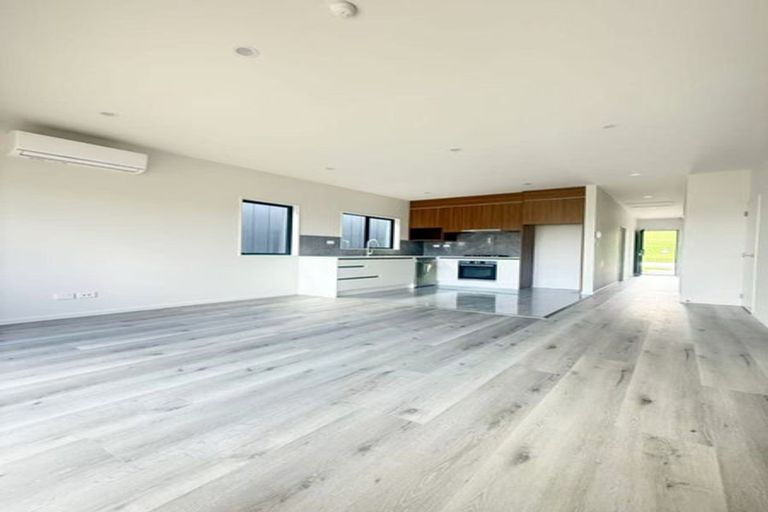 Photo of property in 15 Piringa Road, Pukekohe, 2120