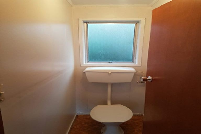 Photo of property in 35 Leo Street, Glen Eden, Auckland, 0602