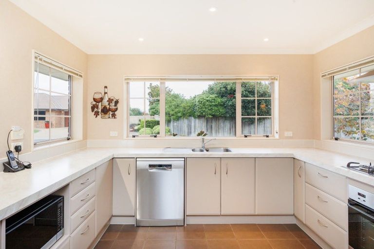 Photo of property in 10 Pip Way, Omokoroa, 3114