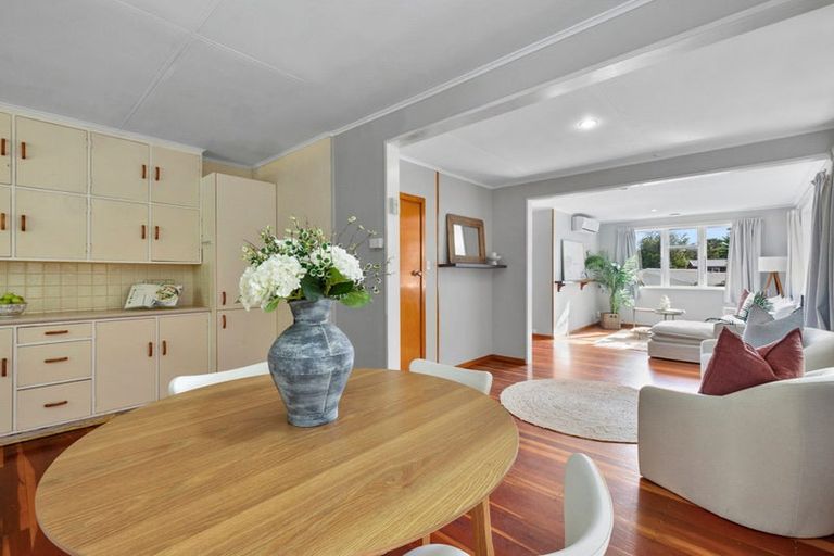 Photo of property in 1a Ward Place, Marfell, New Plymouth, 4310