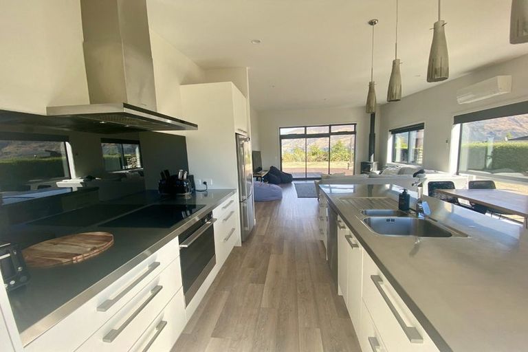 Photo of property in 6 Clutha Place, Wanaka, 9305
