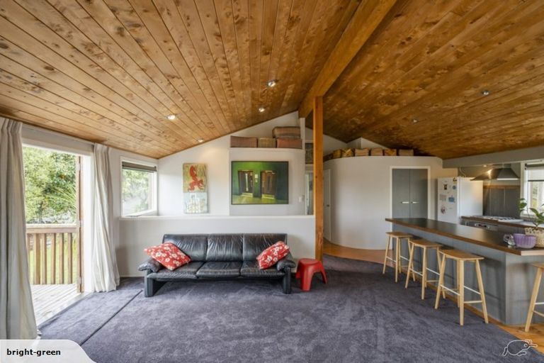 Photo of property in 137 Matipo Road, Te Atatu Peninsula, Auckland, 0610