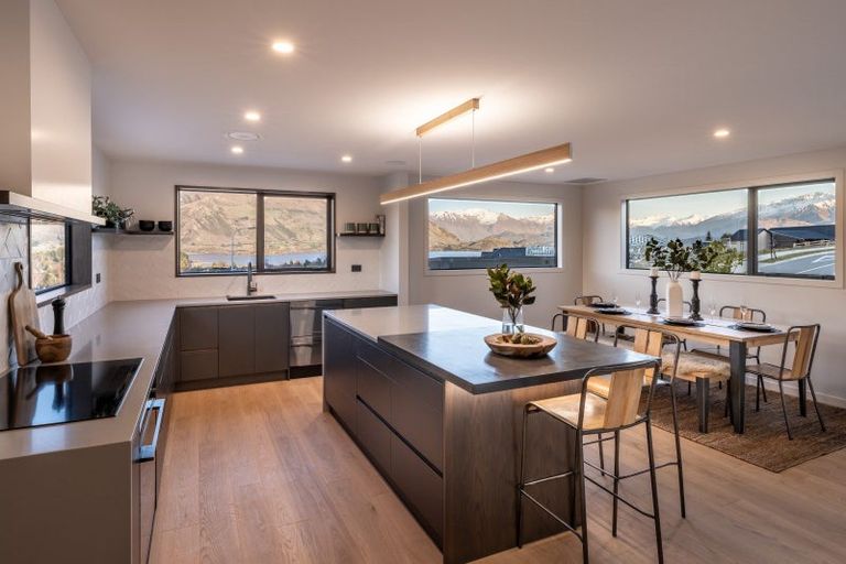 Photo of property in 18 Fenton Avenue, Wanaka, 9305