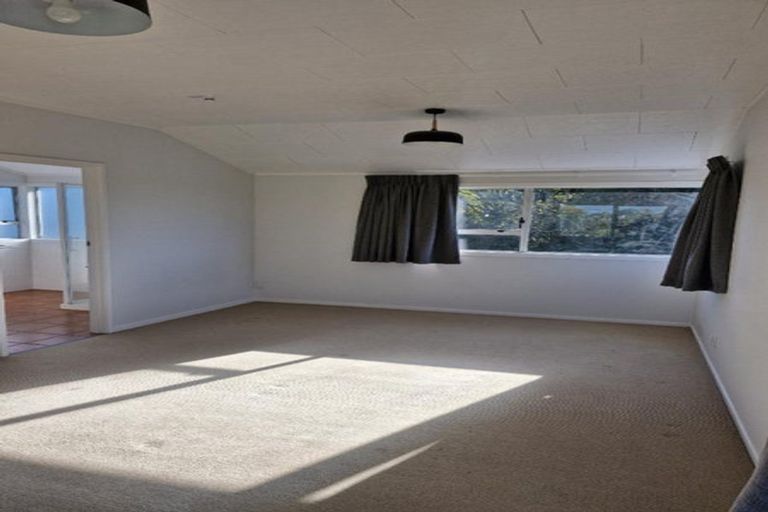 Photo of property in 35 Budleigh Street, Frankleigh Park, New Plymouth, 4310