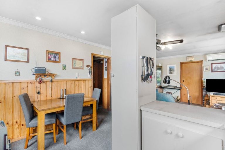 Photo of property in 11 Sandown Street, Waihola, Milton, 9073