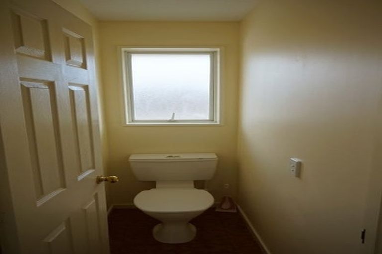 Photo of property in 2/80 Middlepark Road, Sockburn, Christchurch, 8042