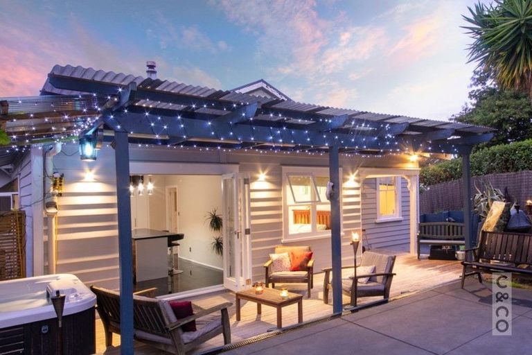 Photo of property in 14 Elliot Street, Riverhead, 0820