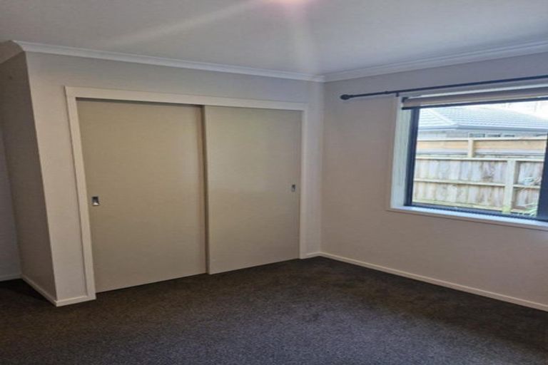 Photo of property in 12 Nukuroa Close, Waitara, 4320