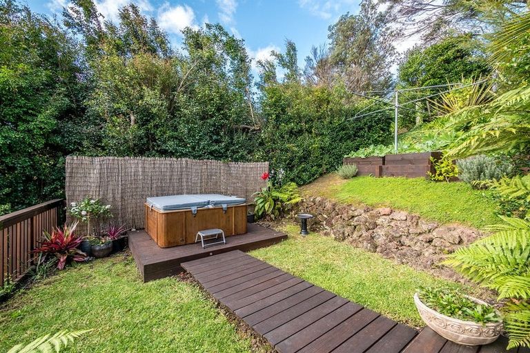 Photo of property in 6 Puketiro Place, Paihia, 0200