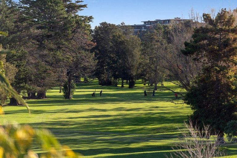 Photo of property in 54 Wairoa Road, Narrow Neck, Auckland, 0624