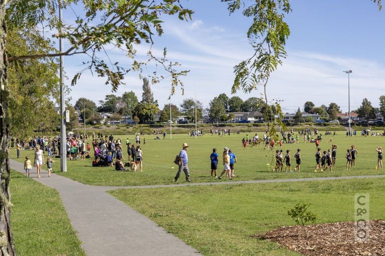 Photo of property in 28 Great North Road, Riverhead, 0820