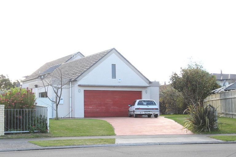 Photo of property in 18 Pukekura Place, Taradale, Napier, 4112