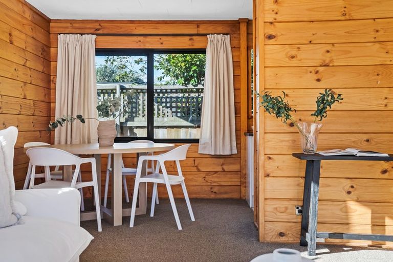 Photo of property in 2/74 Aorangi Road, Bryndwr, Christchurch, 8053