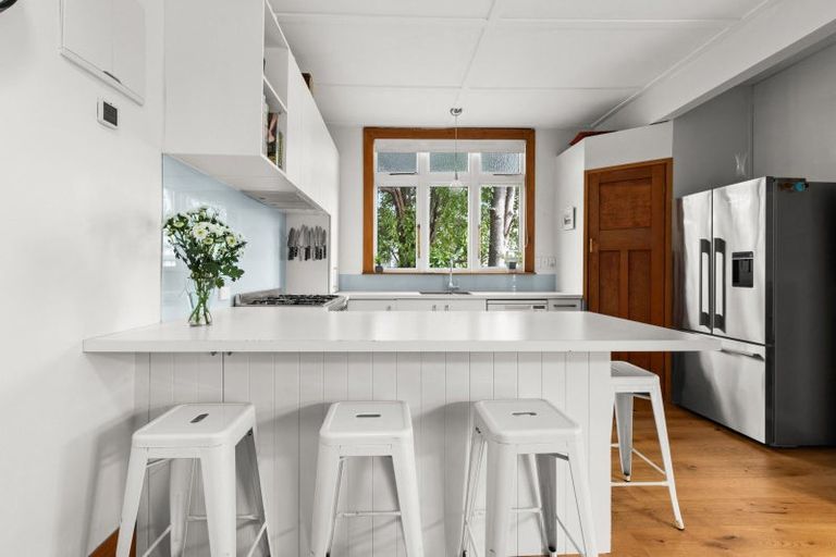 Photo of property in 34 Bowling Road, Greenmeadows, Napier, 4112