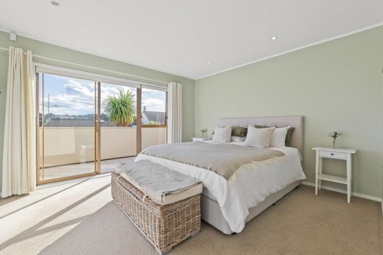 Photo of property in 6 Langstone Place, Chatswood, Auckland, 0626