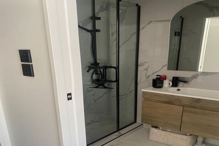 Photo of property in 2/2 Anthony Place, Pakuranga, Auckland, 2010