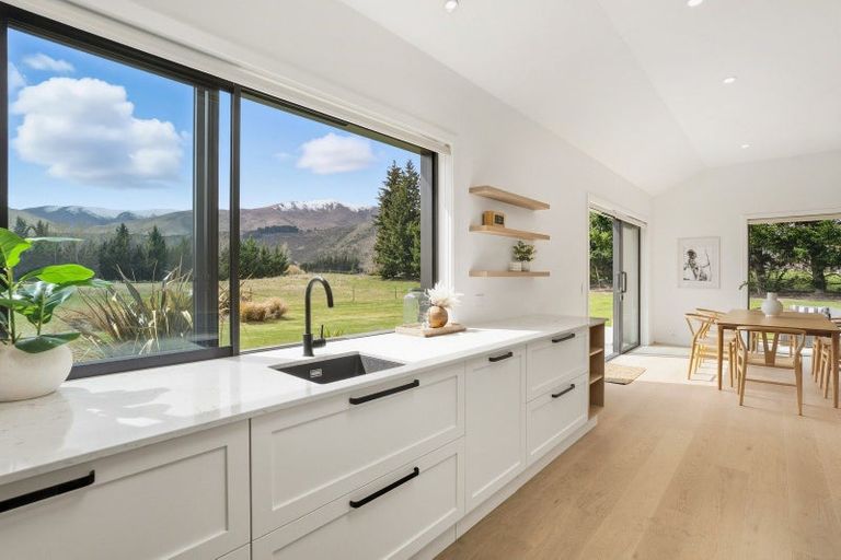 Photo of property in 62 Morven Ferry Road, Arrow Junction, Queenstown, 9371