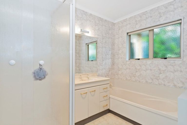 Photo of property in 18 Lucerne Place, Welcome Bay, Tauranga, 3112