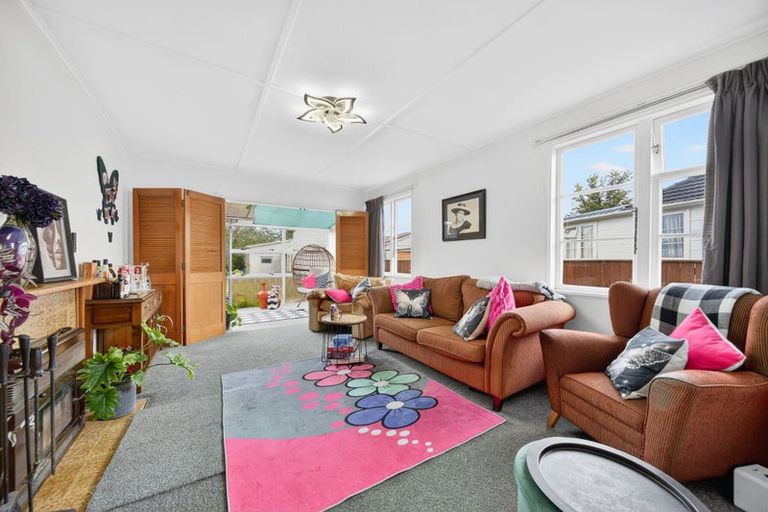 Photo of property in 13 Churchill Avenue, Lansdowne, Masterton, 5810