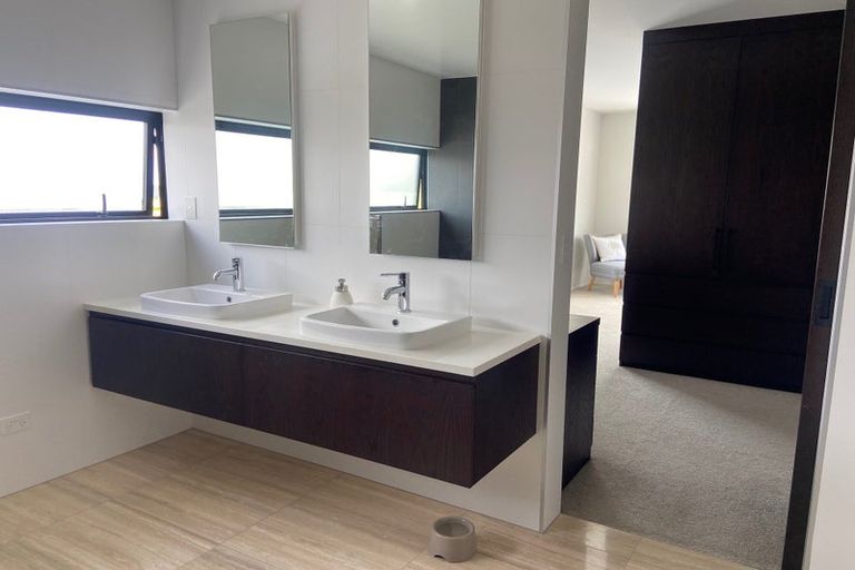 Photo of property in 13 Sharon Road, Waiake, Auckland, 0630