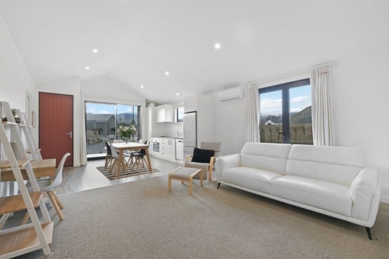 Photo of property in 3 Clover Lane, Lake Hayes, Queenstown, 9304