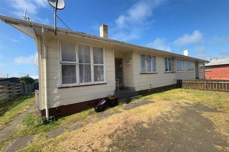 Photo of property in 12 Gibbons Crescent, Castlecliff, Whanganui, 4501