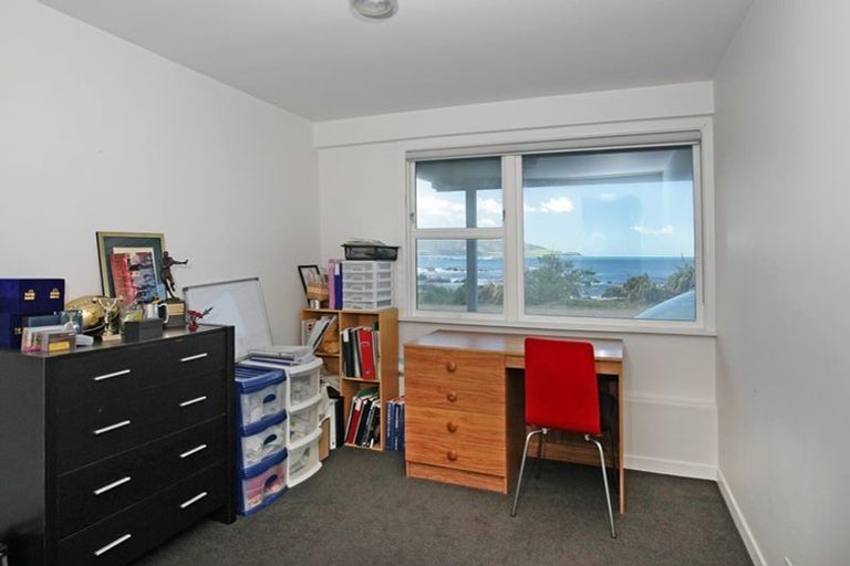 Photo of property in 150 The Esplanade, Houghton Bay, Wellington, 6023