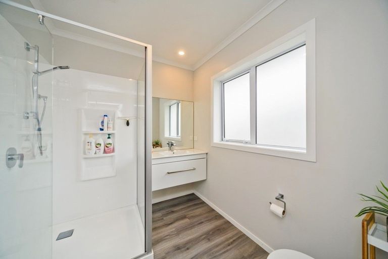Photo of property in 10 Gibraltar Way, Fitzherbert, Palmerston North, 4410