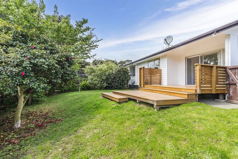 Photo of property in 42a Hicks Close, Whitby, Porirua, 5024