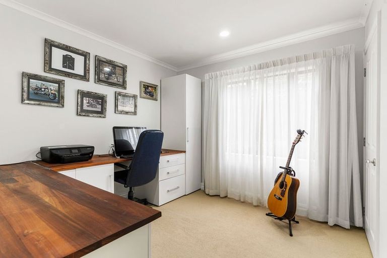 Photo of property in 23 Kilsyth Way, East Tamaki Heights, Auckland, 2016