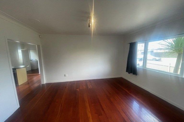 Photo of property in 2/33 Havelock Avenue, Forrest Hill, Auckland, 0620